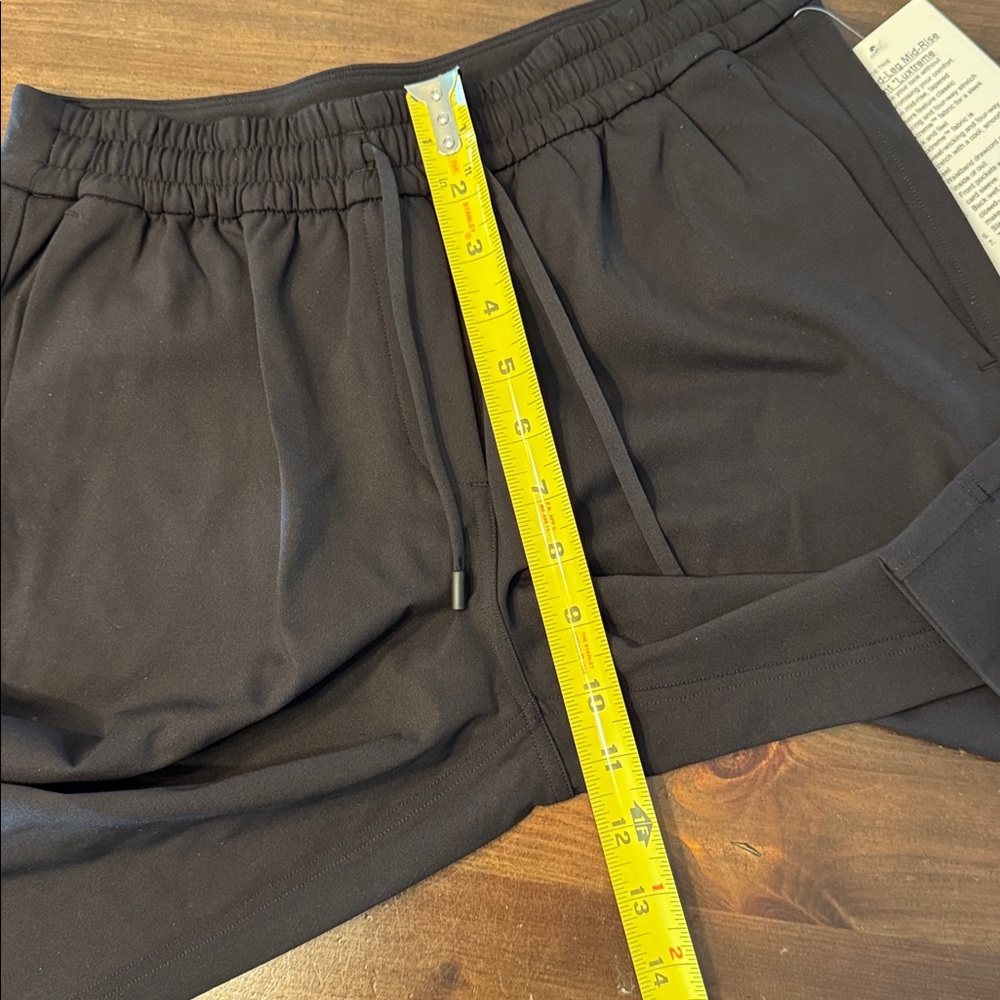 Lululemon Tapered Leg Mid-Rise 7/8 pant Luxtreme Black XS NWT - Picture 5 of 5